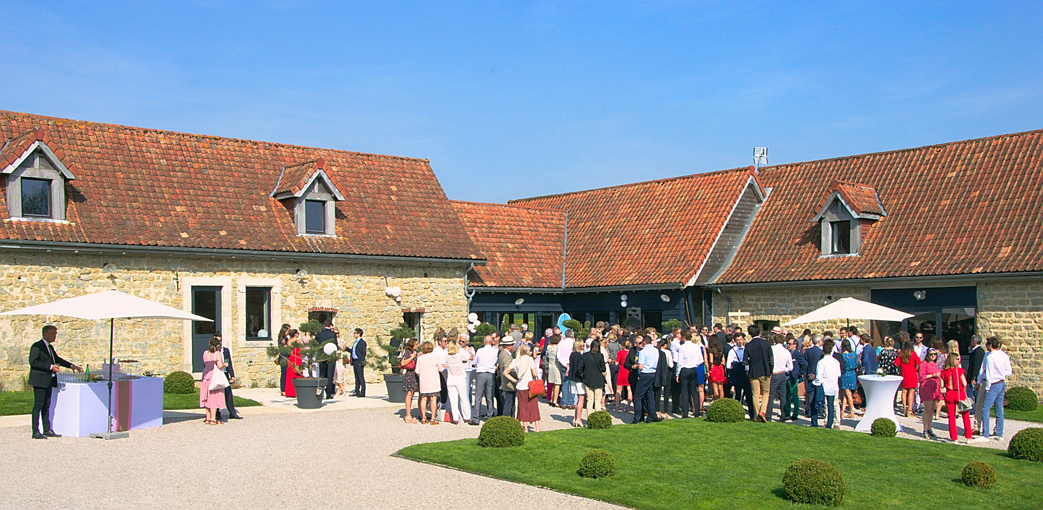 Vin d'honneur dans les jardins, La Magreville