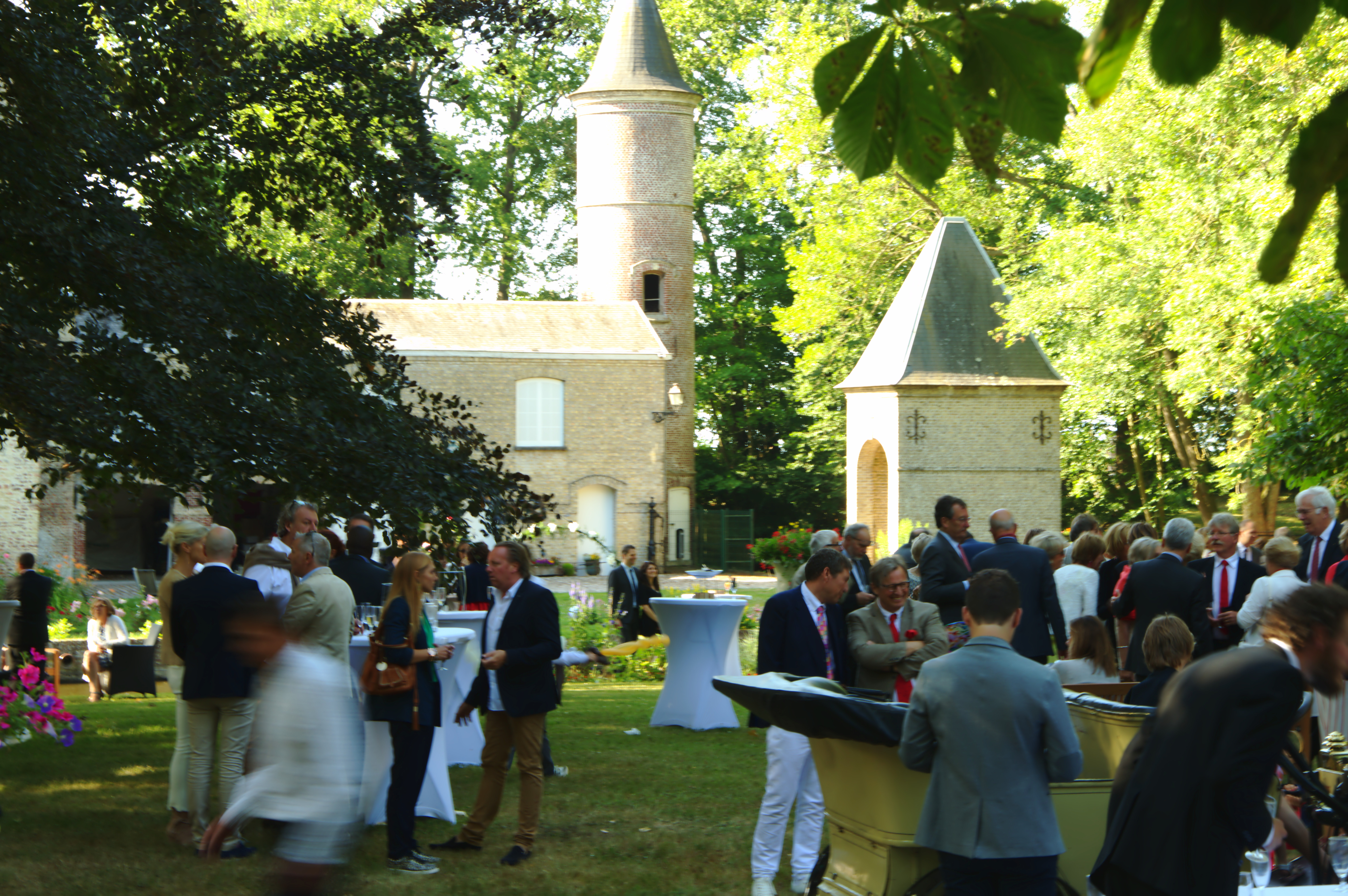 Vin d'honneur en extérieur, mariage au château